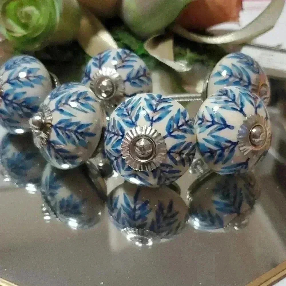 P8 Ceramic knobs marine flower